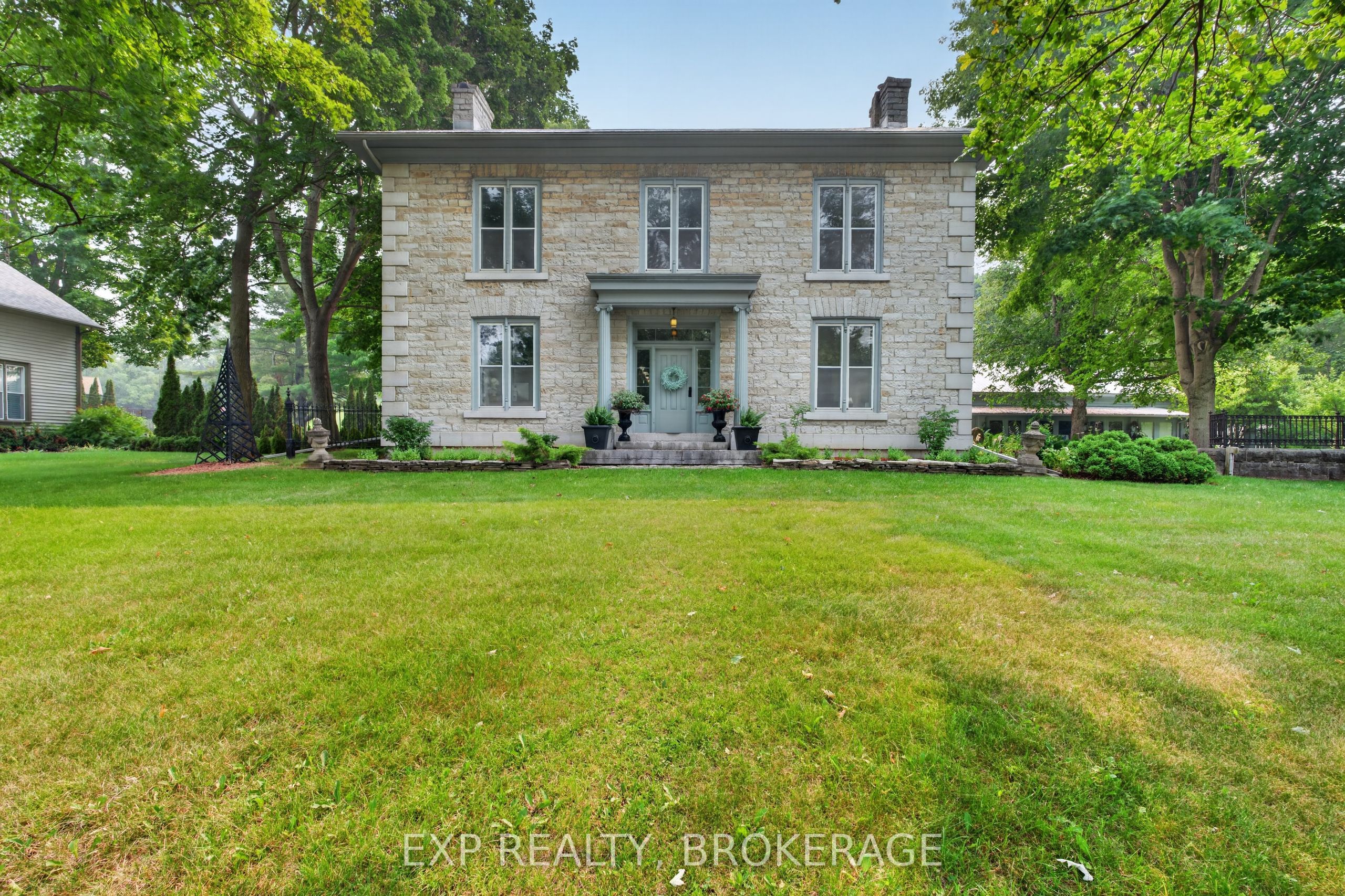 Residential in Stone Mills 3
