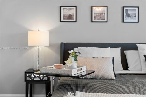 308-18100 N Bay Rd, Sunny Isles Beach, FL, 33160-2748 | Card Image