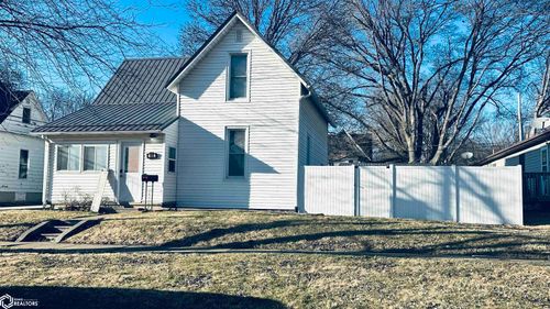 409 5th Ave E, Oskaloosa, IA, 52577-3832 | Card Image