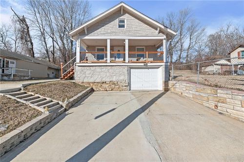 3054 N 12th St, Kansas City, KS, 66104-5213 | Card Image