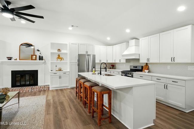 11_living and kitchen 3 | Image 13