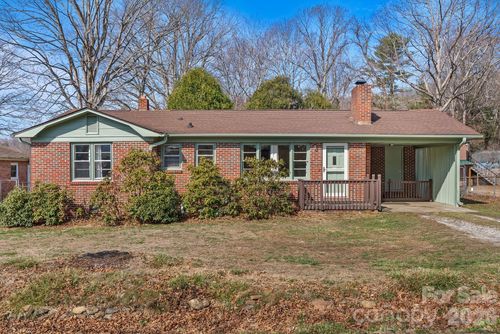 303 Stonewall Ave, Swannanoa, NC, 28778-2627 | Card Image