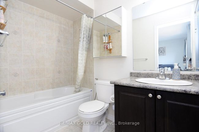 22 Cloudburst Rd, House attached with 3 bedrooms, 3 bathrooms and 2 parking in Brampton ON | Image 13
