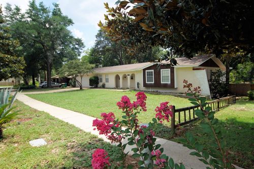 1016 Pine Lake Dr, Niceville, FL, 32578-2715 | Card Image