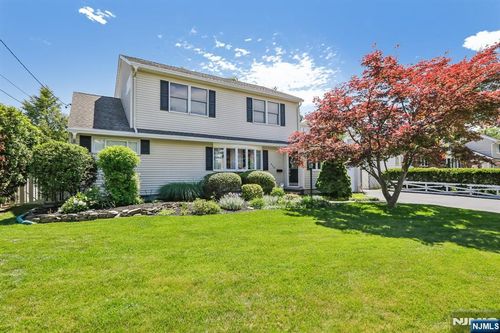 320 Jordan Rd, New Milford, NJ, 07646-1106 | Card Image