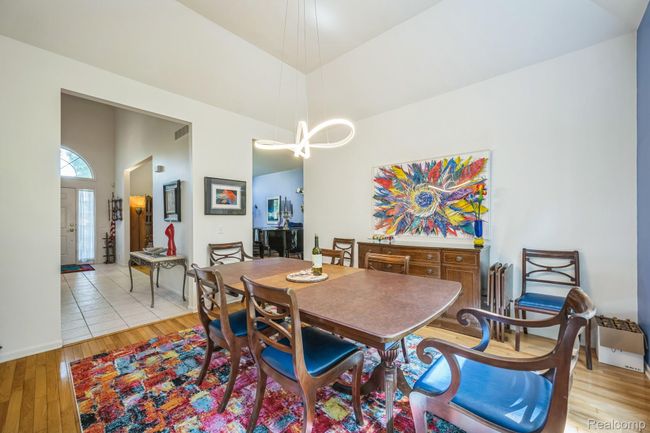 25_38049_Lantern_Hill_Ct_Farmington_Hills_MI_48331_USA-Dining_room-194376_SEP-05.jpg | Image 24