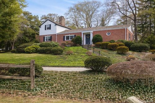 16 Mary Ln, Greenvale, NY, 11548-1126 | Card Image