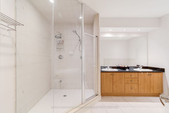 12 - 1968 Bloor St W, House attached with 3 bedrooms, 3 bathrooms and null parking in Toronto ON | Image 21