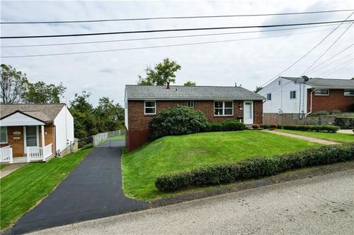 121 Vetter Dr, Penn Hills, PA, 15235-2344 | Card Image