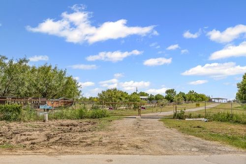 000 Saint Johns Rd, Dale, TX, 78616 | Card Image