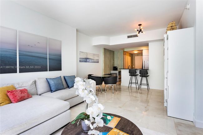 APT-501 - 50 S Pointe Dr, Condo with 1 bedrooms, 1 bathrooms and null parking in Miami Beach FL | Image 7