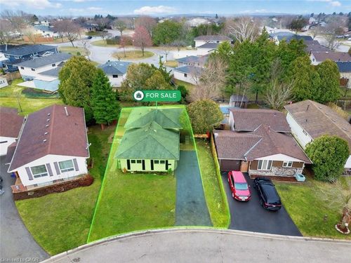 9 Camelot Cres, London, ON, N5V3L4 | Card Image