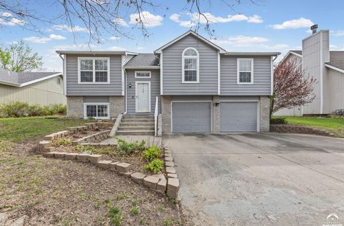 2936 Fenwick Rd, Lawrence, KS, 66046-5476 | Card Image
