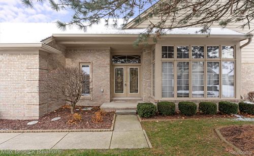 47-42738 Matthew Dr, Sterling Heights, MI, 48313-2656 | Card Image