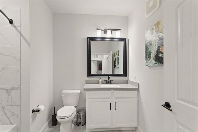 APT-1307 - 6804 Westview Dr, Townhouse with 3 bedrooms, 2 bathrooms and 1 parking in Houston TX | Image 21