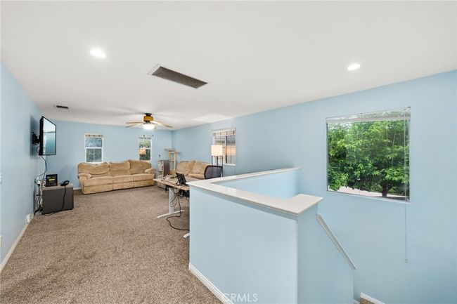 Spacious Open Loft at the Top of the Stairs | Image 18