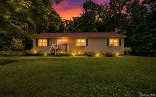 559 Hill Ave, Walden, NY, 12586-2108 | Card Image