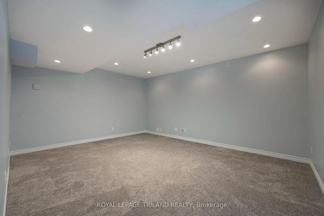253 Mcgarrell Dr, House other with 4 bedrooms, 3 bathrooms and 2 parking in London ON | Image 31