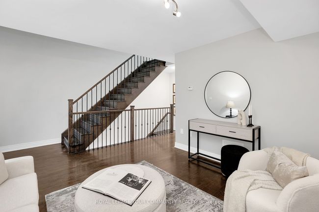 15 Hiawatha Crt, House attached with 3 bedrooms, 4 bathrooms and 1 parking in Vaughan ON | Image 21