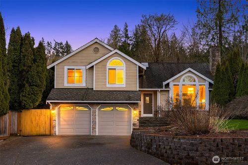 2305 Nw Oakcrest Dr, Issaquah, WA, 98027-8655 | Card Image
