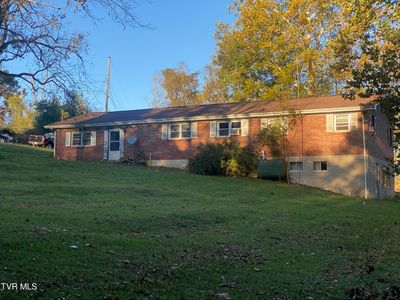 334 Sinking Springs Road, House other with 4 bedrooms, 2 bathrooms and null parking in Bristol TN | Image 2