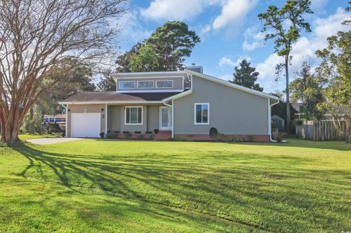 609 Bay St, North Myrtle Beach, SC, 29582-3362 | Card Image