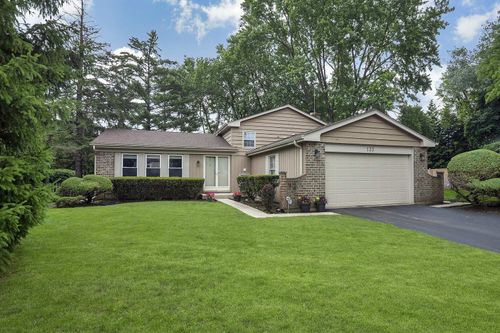 133 Burr Oak Ct, Deerfield, IL, 60015-4717 | Card Image