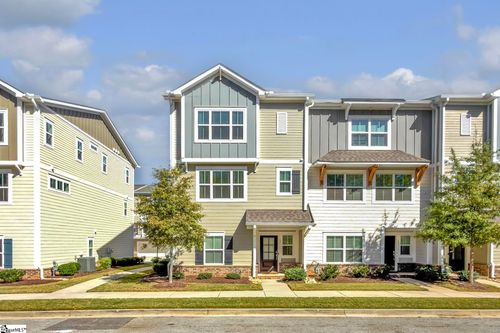 11 Keat Ave, Greenville, SC, 29601-1112 | Card Image