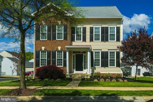 334 Calmes St, CHARLES TOWN, WV, 25414-5484 | Card Image