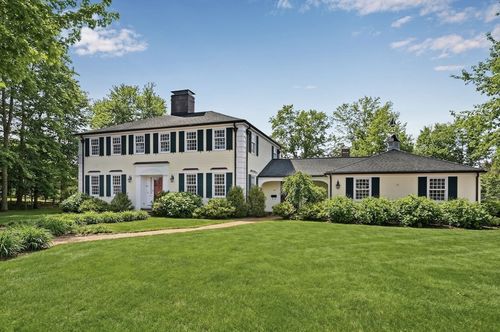 23 Parkwood Dr, Milton, MA, 02186-5229 | Card Image