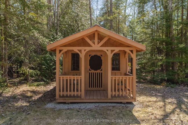704 York Ave, House other with 3 bedrooms, 1 bathrooms and 6 parking in Sauble Beach ON | Image 31