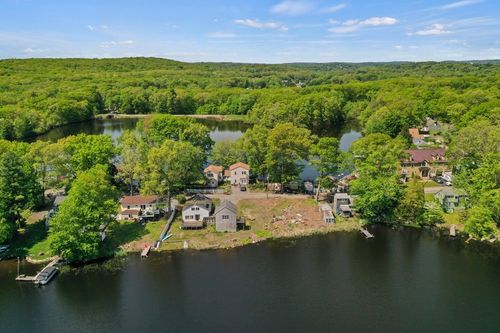 31 Bylund Ave, Auburn, MA, 01501-1127 | Card Image