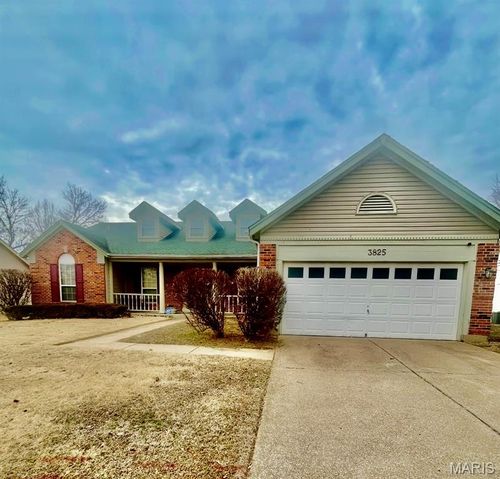 3825 Secretariat Dr, Florissant, MO, 63034-3305 | Card Image