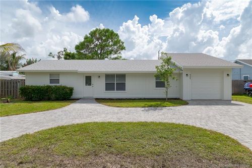 8300 Se Camellia Dr, Hobe Sound, FL, 33455-7465 | Card Image