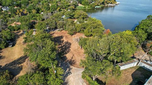 7008 Edgewater Trl, Lake Worth, TX, 76135-2715 | Card Image