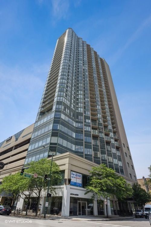 apt-3011-111 W Maple St, Chicago, IL, 60610-5410 | Card Image