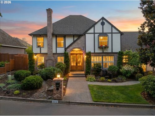 5676 Southwood Dr, Lake Oswego, OR, 97035-6731 | Card Image