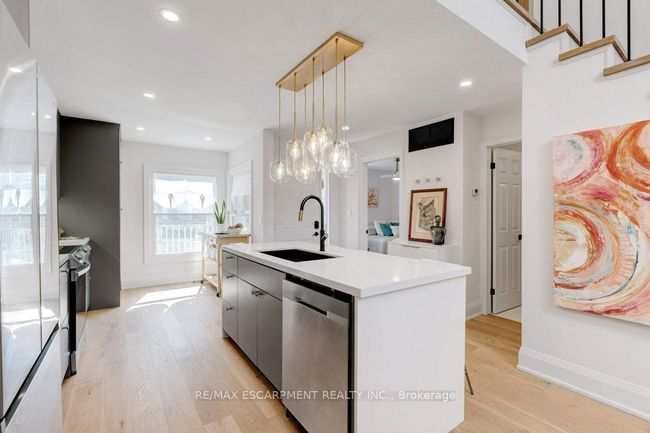 308 - 1210 Thorpe Rd, Condo with 3 bedrooms, 2 bathrooms and 1 parking in Burlington ON | Image 9