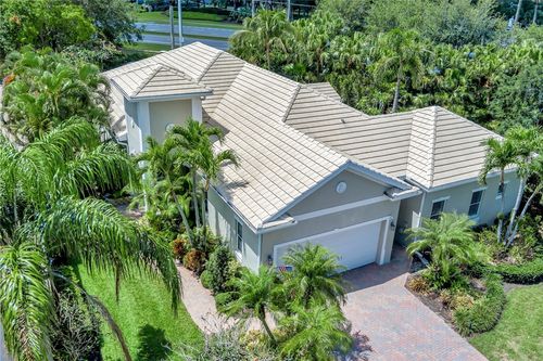 1241 River Reach Dr, Vero Beach, FL, 32967-1832 | Card Image