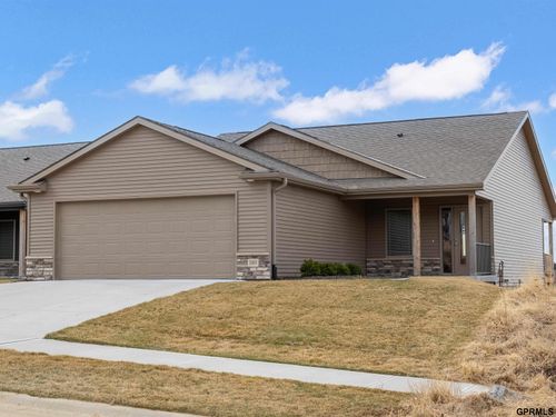 20055 Piney Creek Dr, Elkhorn, NE, 68022-4555 | Card Image