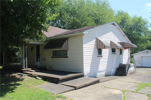 401 Old Colliers Way, Weirton, WV, 26062-4077 | Card Image