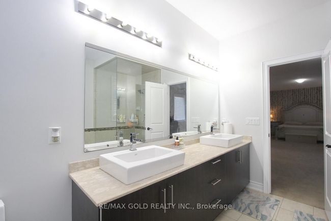 14 Ladbrook Cres, House other with 7 bedrooms, 5 bathrooms and 4 parking in Brampton ON | Image 19