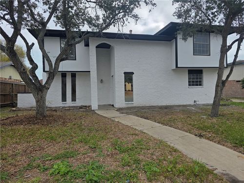 932 Waterview St, Portland, TX, 78374-2223 | Card Image