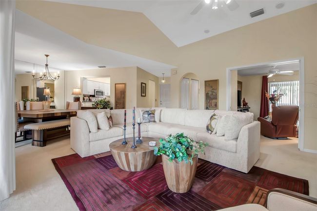 APT-9C - 6101 34 Th St W, Condo with 3 bedrooms, 2 bathrooms and null parking in BRADENTON FL | Image 16