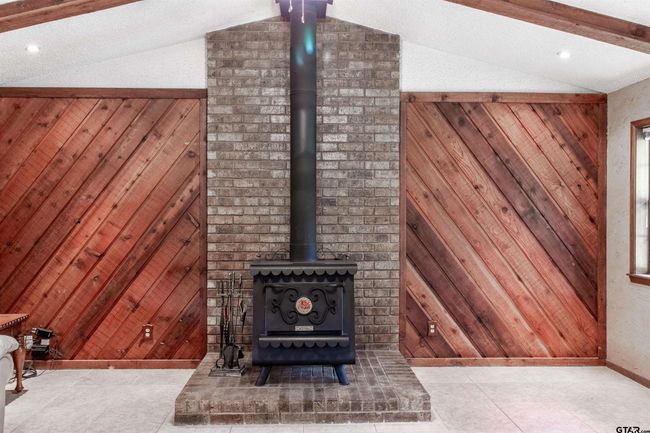 13402 County Road 1131, House other with 3 bedrooms, 2 bathrooms and null parking in Flint TX | Image 5