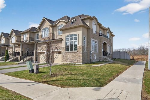 140 Robertson Rd, Ancaster, ON, L9K0J7 | Card Image