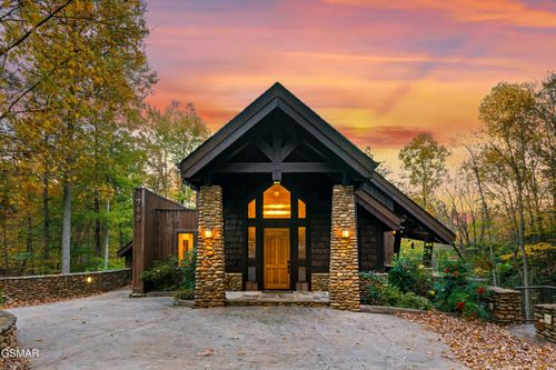 749 Margit Worsham Way, Gatlinburg, TN, 37738-4661 | Card Image