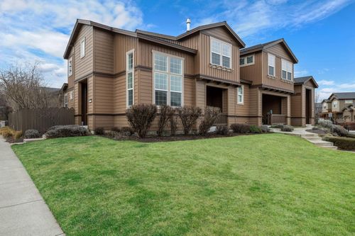 935 Sw Chamberlain St, Bend, OR, 97702-2077 | Card Image