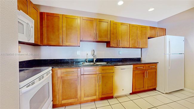 201-CC - 13934 Sw 90 Th Ave, Condo with 1 bedrooms, 1 bathrooms and null parking in Miami FL | Image 6