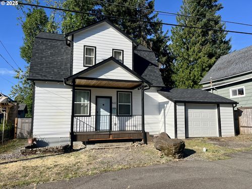 611 3rd St, Oregon City, OR, 97045-2511 | Card Image